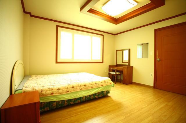 Bluesky Pension โพชอน ภายนอก รูปภาพ