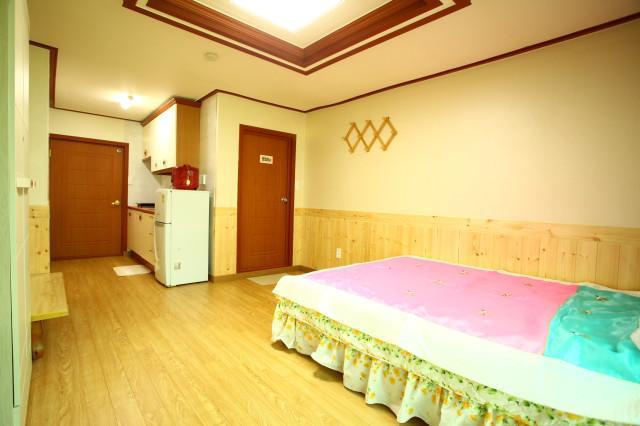 Bluesky Pension โพชอน ภายนอก รูปภาพ