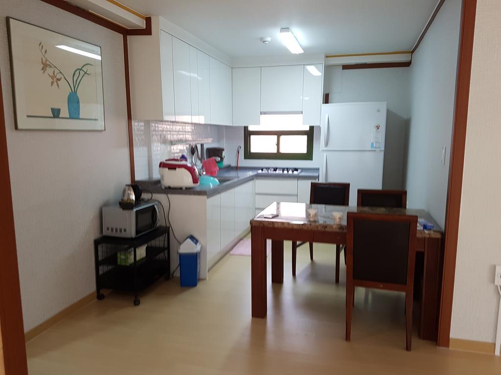 Bluesky Pension โพชอน ภายนอก รูปภาพ