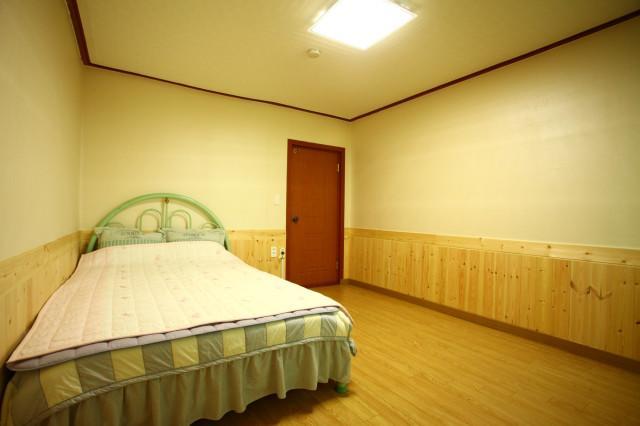 Bluesky Pension โพชอน ภายนอก รูปภาพ