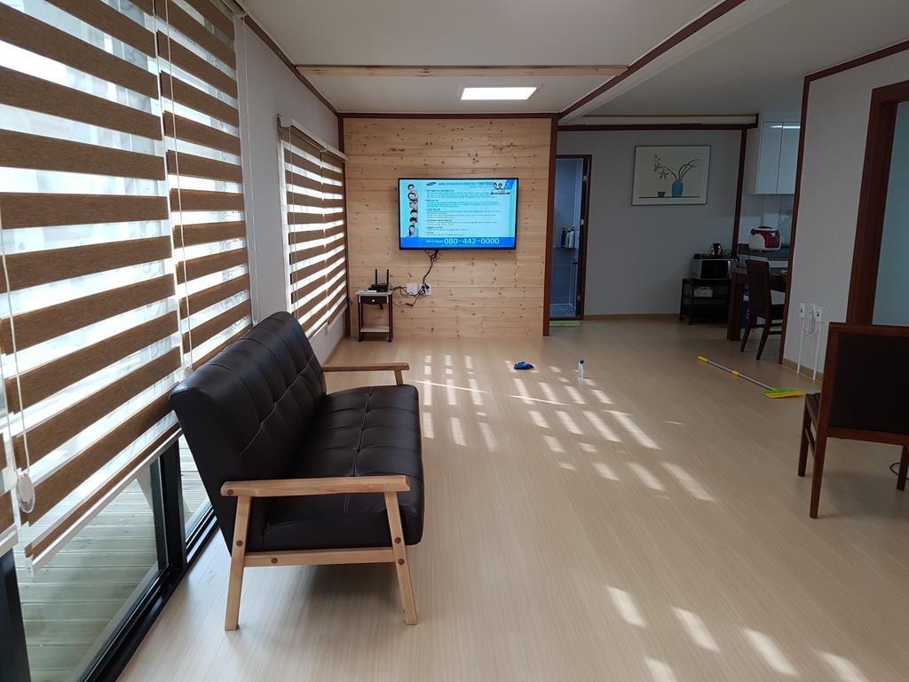 Bluesky Pension โพชอน ภายนอก รูปภาพ