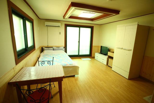 Bluesky Pension โพชอน ภายนอก รูปภาพ